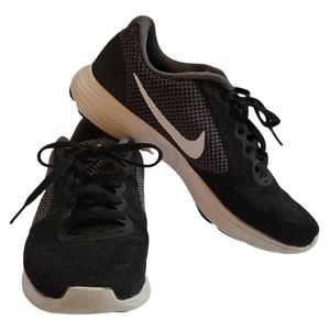 Nike Revolution 3 Women's Shoes Black and Gray Size 8 # 817303-001